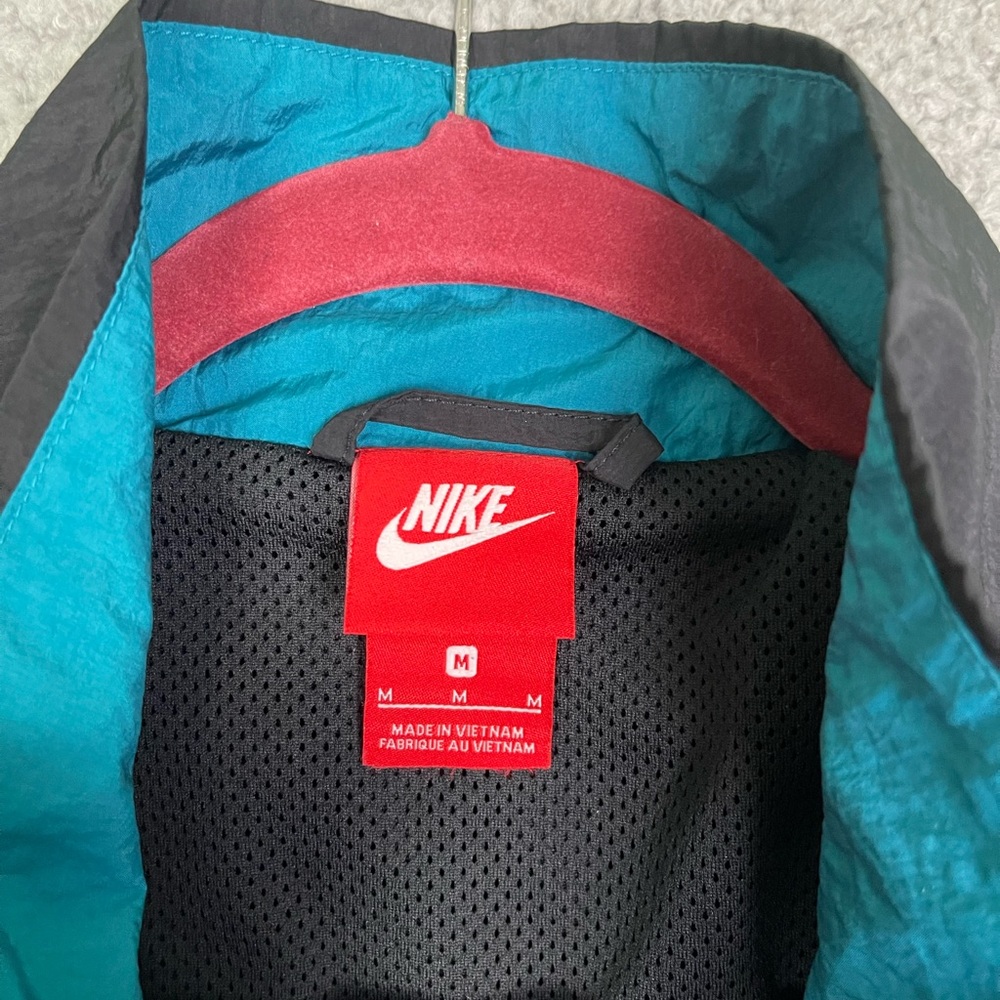 Nike‎ windbreaker jacket - Picture 3 of 4